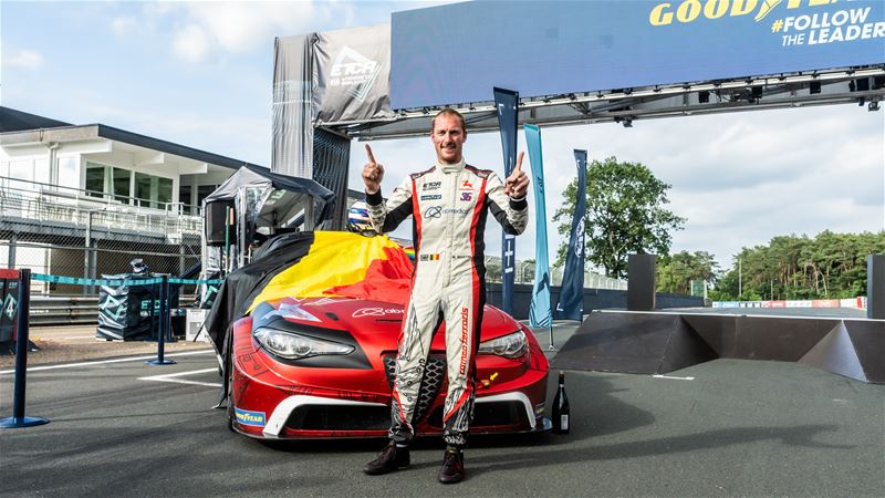 Maxime Martin kroont zich tot King of the weekend