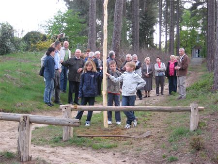 Meibomen sieren kapellen