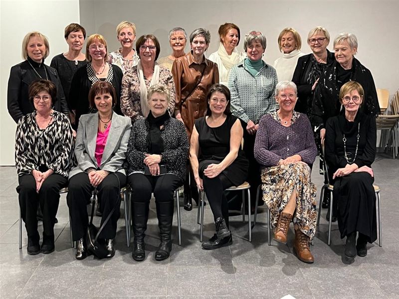 Meisjes van 1959 verzamelden in Berkenbos