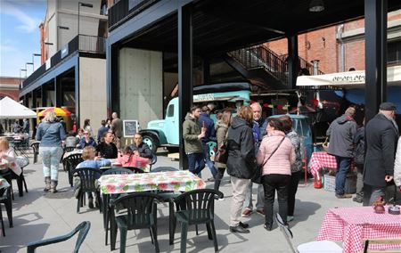 Mijn-Kracht: Eten vanuit foodtrucks