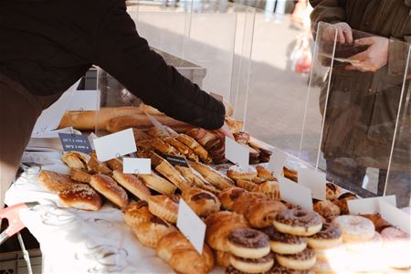 MijnMarkt trakteert bezoekers op appelflappen