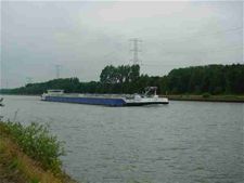 Minder goederen, meer containers op kanaal