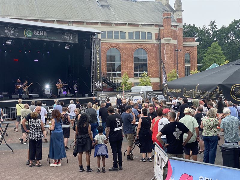 Mine Blues neemt een rustige start