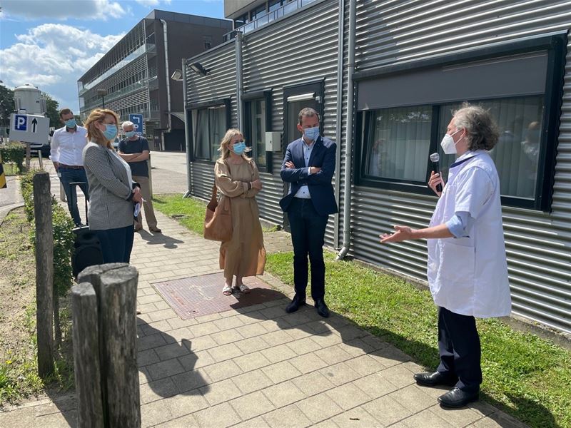 Minister Beke maakt kennis met de plannen van SFZ