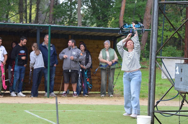 Moedige schutters trotseren slecht weer