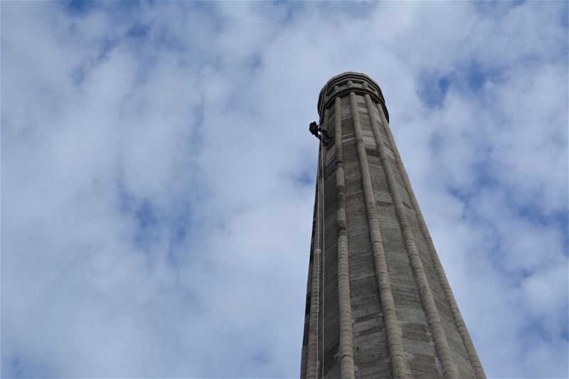 Monumentenwachters oefenen 55 meter hoog