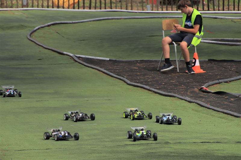 Morgen BK radiogestuurde auto's op hun circuit