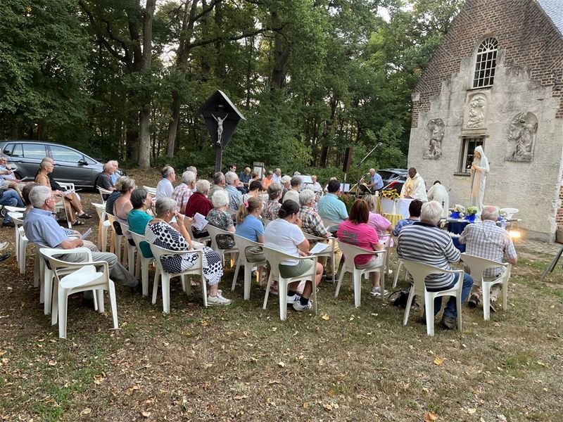 Morgen trekt de kaarskesprocessie in Bolderberg