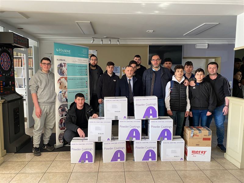 Moskeejongeren in de bres voor 'Hoop Doet Geven'