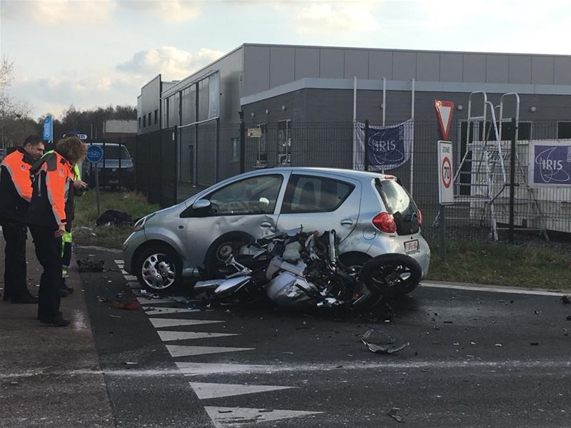 Motorrijder kritiek na botsing in Dellestraat