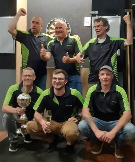 Musketeers A kampioen in steeltip darts
