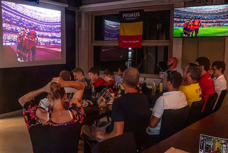 Muziek en voetbal in De Kompel en Etalage