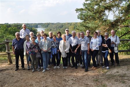 Neos op wandel aan de Kluis