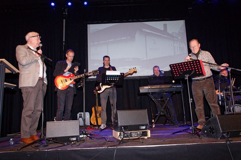 Neos pronkt met award op nieuwjaarsviering