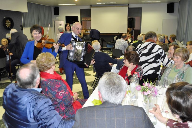 Neos viert 'Feest van verlossing'