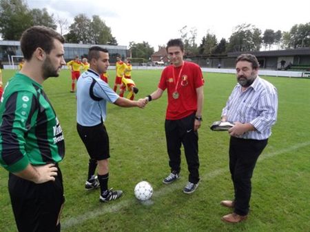 Niels Vidal geeft aftrap bij SK Heusden 06