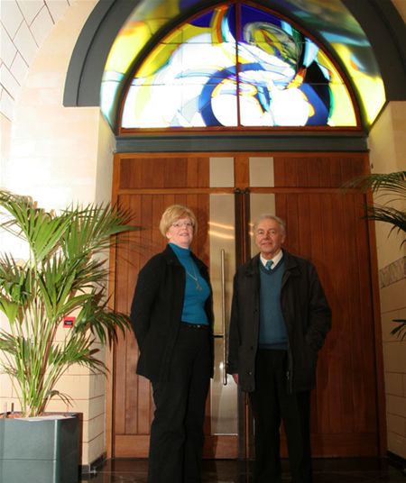 Nieuw brandglas in kerk van Zolder