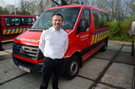 Nieuw personeelsbusje voor de brandweer