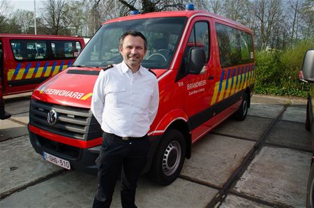 Nieuw personeelsbusje voor de brandweer