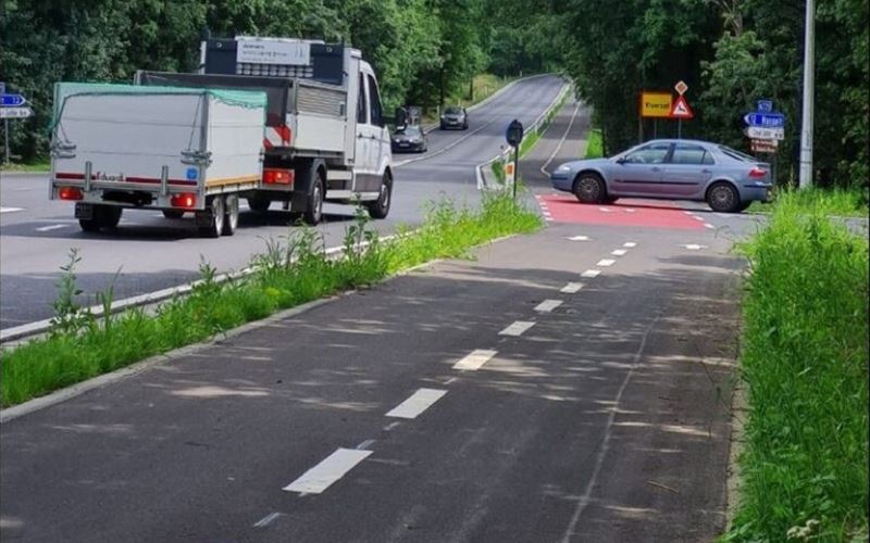 Nog wat werk aan het fietspad langs Terlaemenlaan