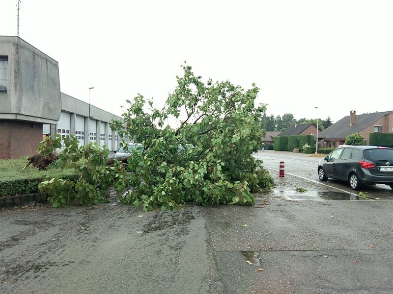 Ook brandweer getroffen door onweer