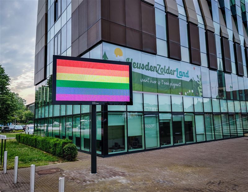 Ook Heusden-Zolder toont regenboogkleuren