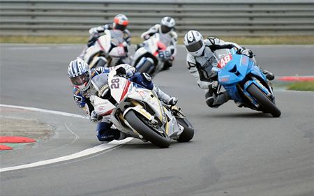 Ook vandaag veel motorenspektakel op circuit