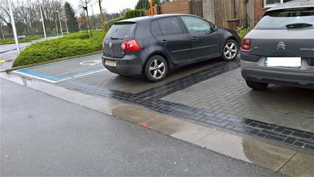 Opnieuw 3 speciale parkeerplaatsen aan Ubbel