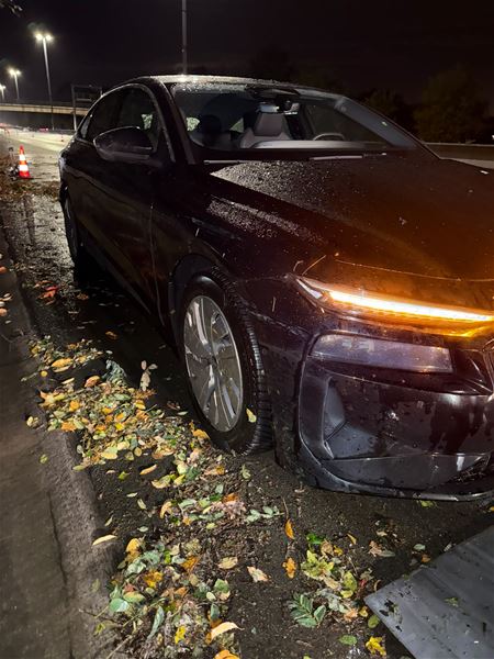 Opnieuw auto geslipt door watergladheid