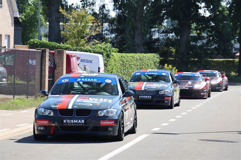 Opvallende parade door Heusden-Zolder