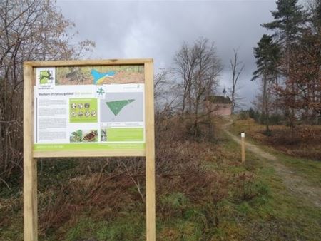 Panelen geven info over Sint-Jansbos