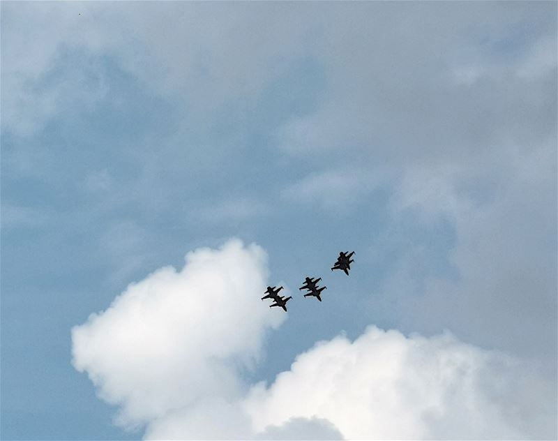 Patrouille Suisse eert de zorgverleners