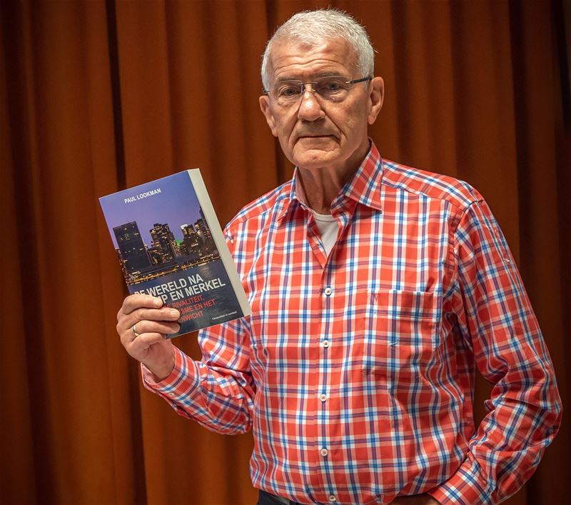 Paul Lookman stelde zijn nieuwe boek voor