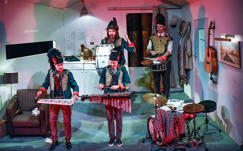 Percossa roffelt zijn eigen illusie bij elkaar