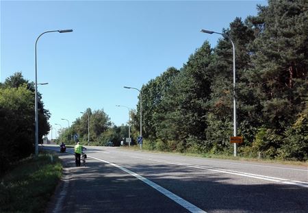 Politie haalt bejaarde fietser van snelweg