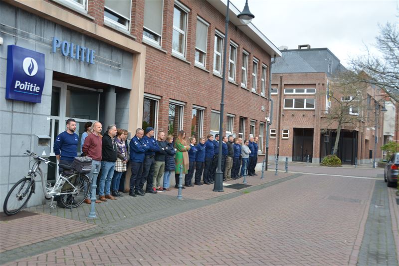 Politie Heusden-Zolder eert doodgestoken collega