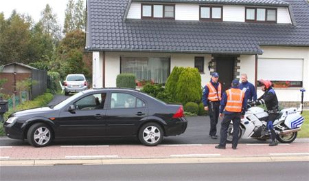 Politie houdt controles