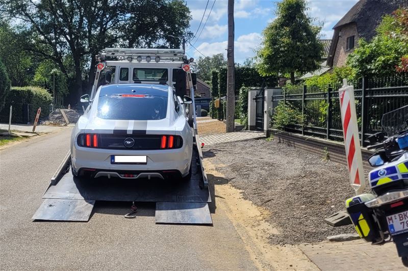 Politie neemt Mustang in beslag
