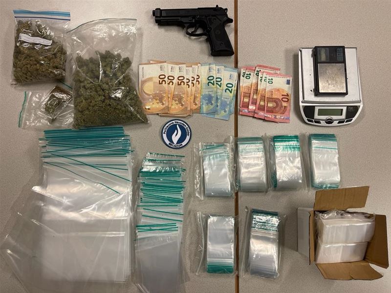 Politie pakt drugsdealer in de Schootstraat