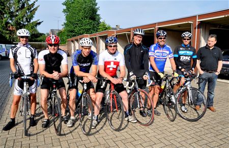 Poltiemensen fietsen naar Wirtzfeld