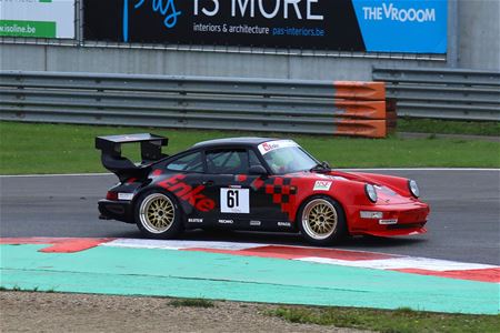 Porsche domineert beide races