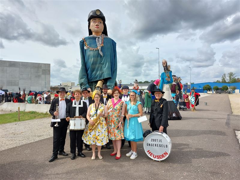 Putheks present in de Heksenstoet in Hasselt