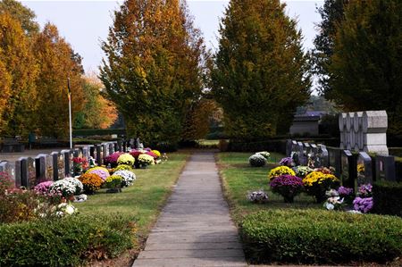 PWA poetst graven tegen Allerheiligen