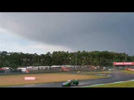 Racen op een verzopen circuit