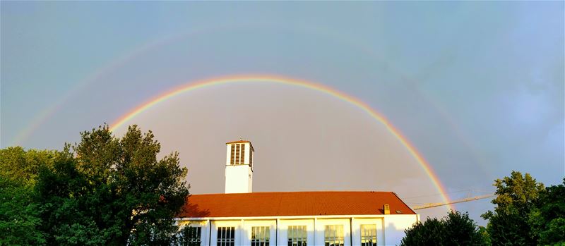 Regenboog gespot vanuit Boekt