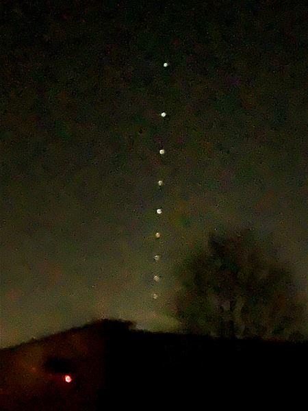 Satellieten van Starlink in de lucht