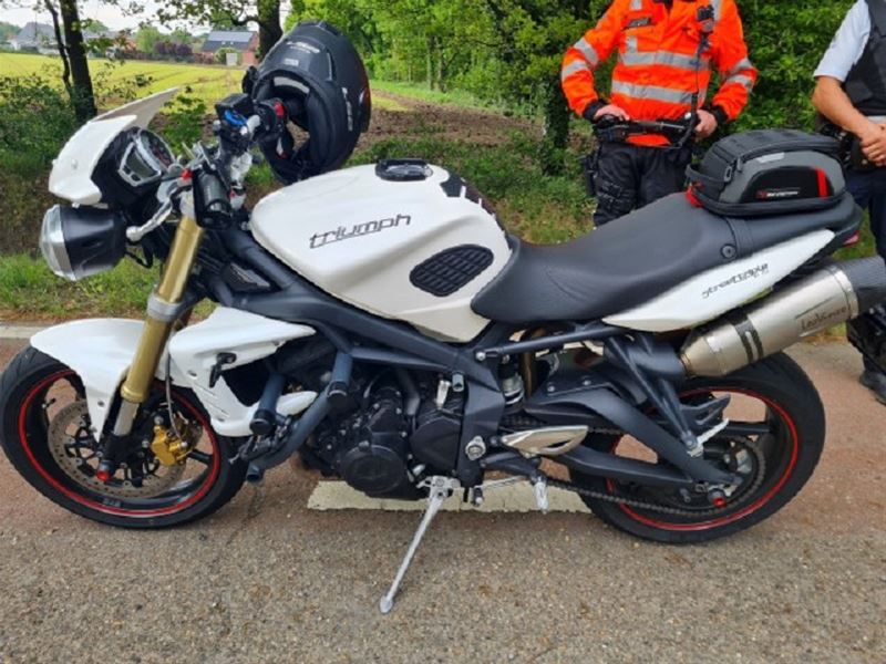 Rijbewijzen ingetrokken, moto in beslag genomen