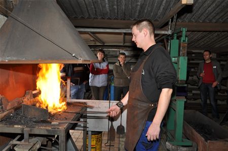 Robin Das aan de slag als kunstsmid