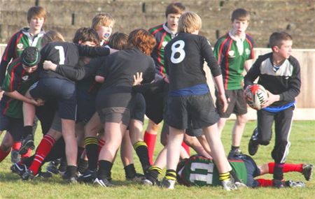 Rugbyjeugd geen sant in eigen land