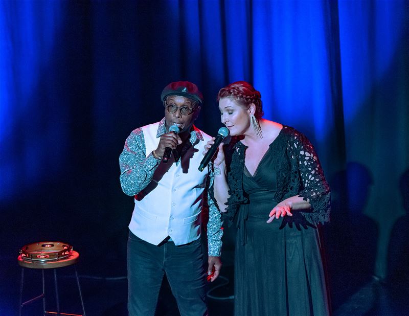 Sabien Tiels en Eddie C jongleren met klassiekers